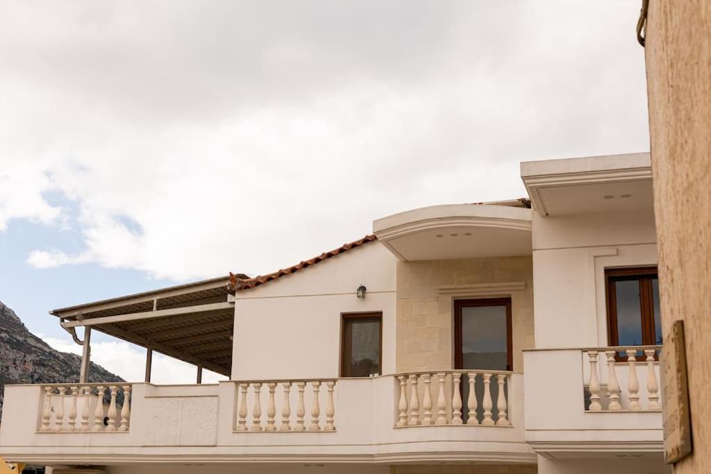 The Archanes Sapphire Exterior photo